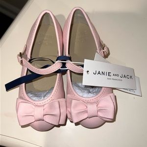 Pink toddler dress shoe